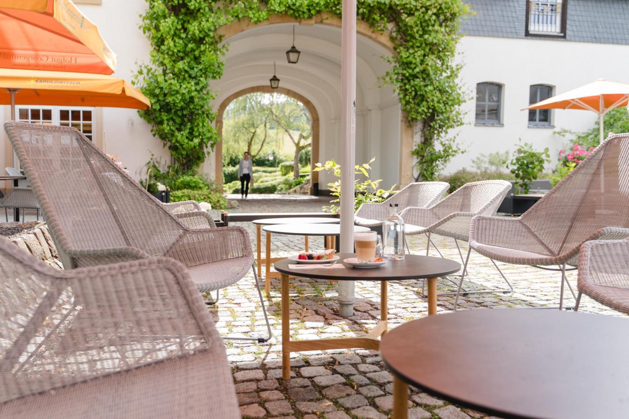 Hofgut Georgenthal Hotel Hohenstein Exterior photo