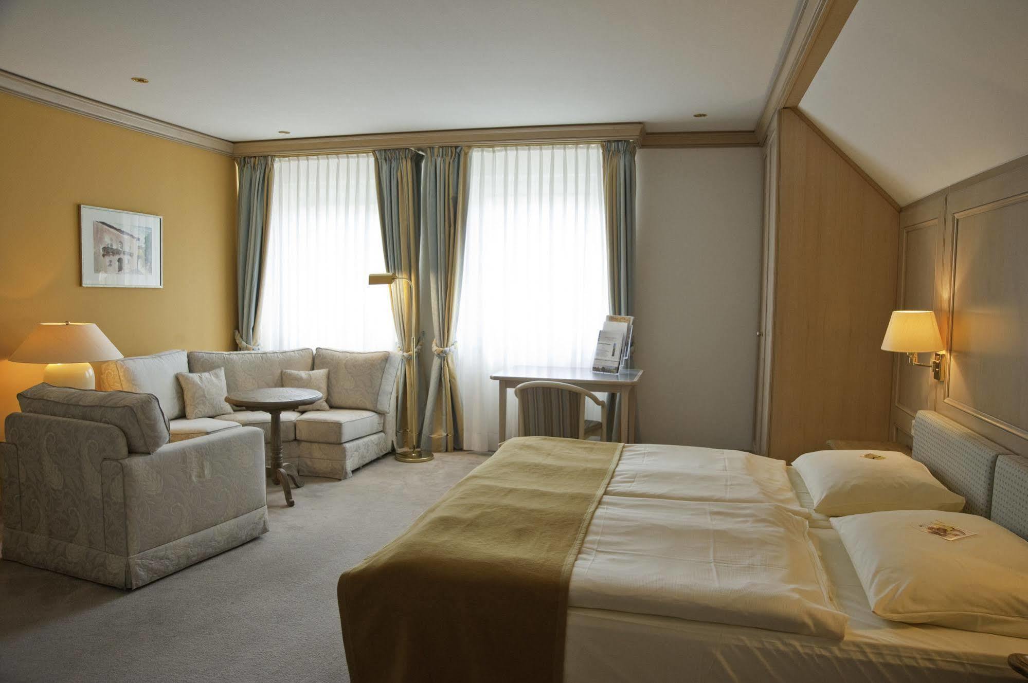 Hofgut Georgenthal Hotel Hohenstein Exterior photo